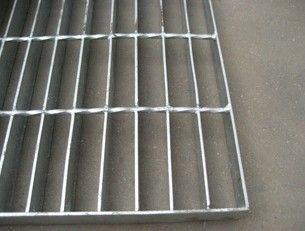 廠(chǎng)家專(zhuān)業(yè)生產(chǎn)各種規(guī)格鋼格板,鋼格柵,溝蓋板,踏步板,樹(shù)池蓋產(chǎn)品圖片,廠(chǎng)家專(zhuān)業(yè)生產(chǎn)各種規(guī)格鋼格板,鋼格柵,溝蓋板,踏步板,樹(shù)池蓋產(chǎn)品相冊(cè) - 安平縣朗順金屬絲網(wǎng)制品 - 九正